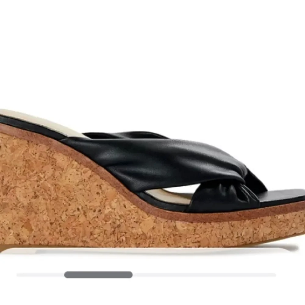 Time and Tru black wedges sz 6